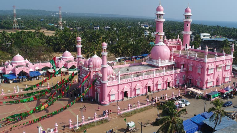 features of Beemapally Mosque