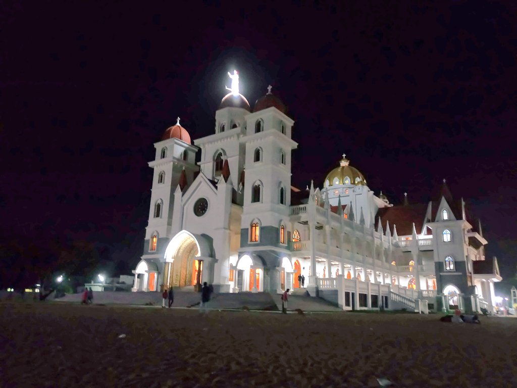 Architecture of Madre De Deus Church Vettukad Thiruvananthapuram