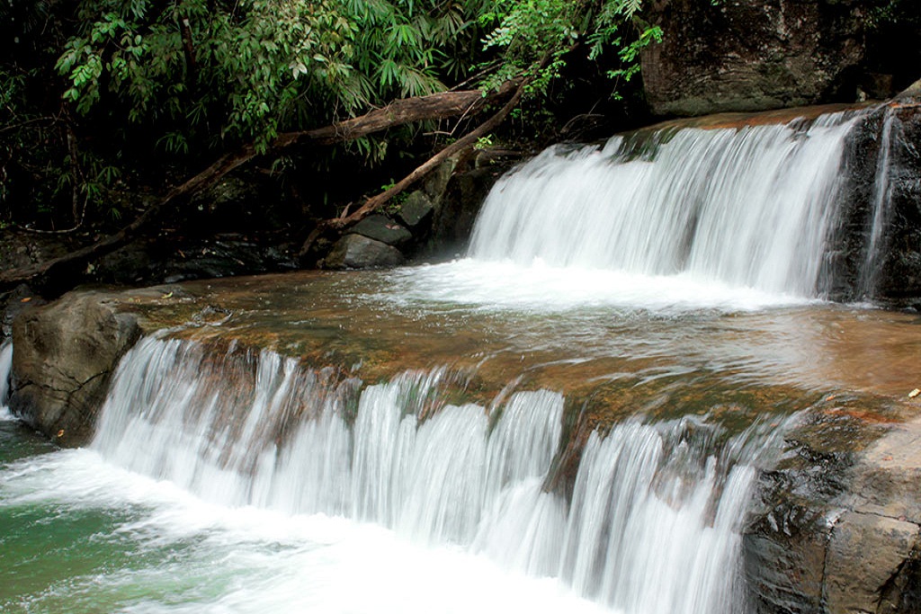 Vazhvanthol Waterfalls Images